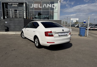 Подержанный автомобиль Skoda Octavia Liftback 2014 года (7 фото)