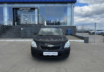 Подержанный автомобиль Chevrolet Cobalt Sedan 2013 года (2 фото)