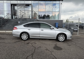 Подержанный автомобиль Nissan Teana 2009 года (4 фото)