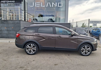 Подержанный автомобиль LADA (ВАЗ) Vesta Wagon 2018 года (4 фото)