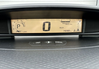 Подержанный автомобиль Citroen C4 Hatchback 2010 года (9 фото)