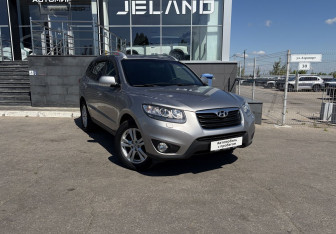 Подержанный автомобиль Hyundai Santa Fe 2010 года (3 фото)