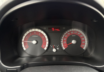 Подержанный автомобиль Kia Rio Sedan 2011 года (9 фото)