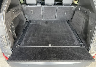 Подержанный автомобиль Land Rover Discovery 2019 года (15 фото)