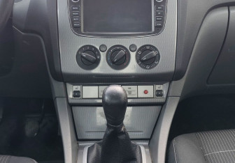 Подержанный автомобиль Ford Focus Sedan 2010 года (11 фото)