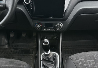 Подержанный автомобиль Kia Rio Sedan 2012 года (11 фото)