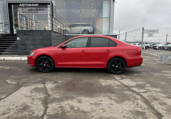 Подержанный автомобиль Volkswagen Jetta Sedan 2014 года (8 фото)