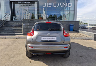 Подержанный автомобиль Nissan Juke 2013 года (6 фото)