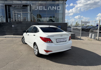 Подержанный автомобиль Hyundai Solaris Sedan 2015 года (7 фото)