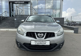 Подержанный автомобиль Nissan Qashqai 2010 года (2 фото)