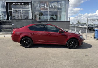 Подержанный автомобиль Skoda Octavia Liftback 2018 года (4 фото)