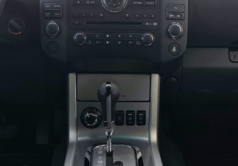Подержанный автомобиль Nissan Pathfinder 2013 года (11 фото)