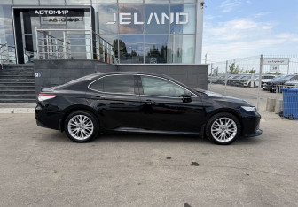 Подержанный автомобиль Toyota Camry Sedan 2019 года (4 фото)