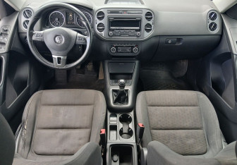 Подержанный автомобиль Volkswagen Tiguan 2012 года (10 фото)