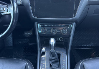 Подержанный автомобиль Volkswagen Tiguan 2017 года (11 фото)