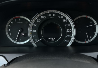 Подержанный автомобиль Honda Accord Sedan 2013 года (9 фото)