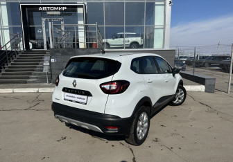 Подержанный автомобиль Renault Kaptur 2016 года (5 фото)