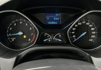 Подержанный автомобиль Ford Focus Hatchback 2012 года (9 фото)