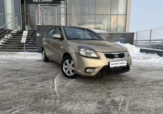 Подержанный автомобиль Kia Rio Sedan 2010 года (3 фото)