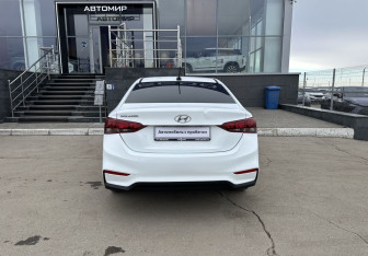 Подержанный автомобиль Hyundai Solaris Sedan 2017 года (6 фото)