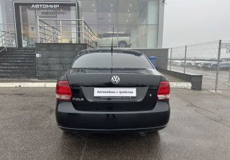 Подержанный автомобиль Volkswagen Polo Sedan 2012 года (6 фото)