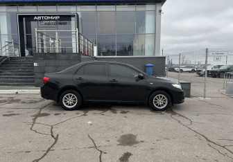 Подержанный автомобиль Toyota Corolla Sedan 2008 года (4 фото)