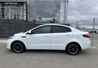 Подержанный автомобиль Kia Rio Sedan 2014 года (8 фото)
