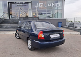 Подержанный автомобиль Hyundai Accent Sedan 2008 года (7 фото)