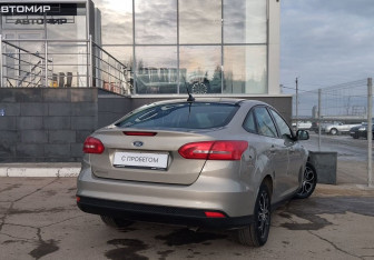 Подержанный автомобиль Ford Focus Sedan 2017 года (5 фото)