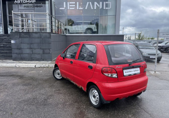 Подержанный автомобиль Daewoo Matiz 2012 года (7 фото)