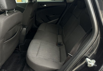 Подержанный автомобиль Opel Astra Hatchback 2012 года (12 фото)