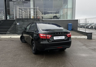 Подержанный автомобиль LADA (ВАЗ) Vesta Sedan 2017 года (7 фото)