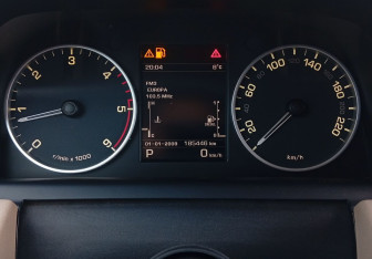 Подержанный автомобиль Land Rover Range Rover Sport 2013 года (9 фото)