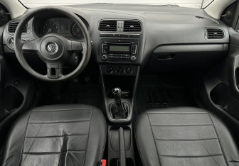 Подержанный автомобиль Volkswagen Polo Sedan 2012 года (10 фото)