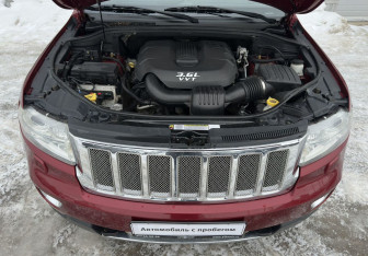 Подержанный автомобиль Jeep Grand Cherokee 2012 года (13 фото)