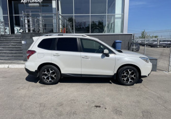 Подержанный автомобиль Subaru Forester Suv 2014 года (4 фото)