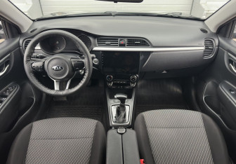 Подержанный автомобиль Kia Rio Hatchback 2019 года (10 фото)