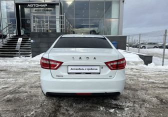 Подержанный автомобиль LADA (ВАЗ) Vesta Sedan 2017 года (6 фото)