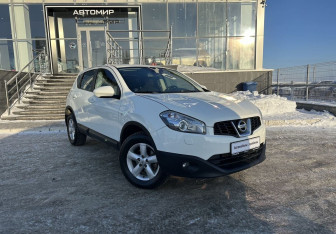 Подержанный автомобиль Nissan Qashqai 2012 года (3 фото)