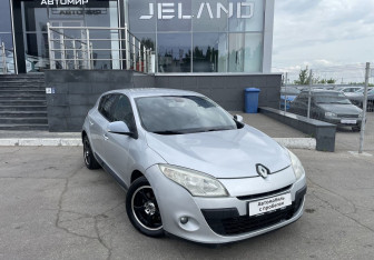 Подержанный автомобиль Renault Megane Hatchback 2010 года (3 фото)