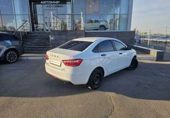 Подержанный автомобиль LADA (ВАЗ) Vesta Sedan 2019 года (5 фото)