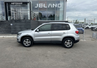 Подержанный автомобиль Volkswagen Tiguan 2012 года (8 фото)