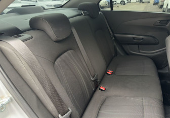 Подержанный автомобиль Chevrolet Aveo Sedan 2013 года (12 фото)