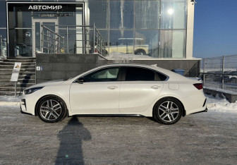 Подержанный автомобиль Kia Cerato Sedan 2021 года (8 фото)