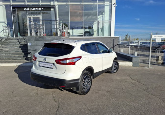 Подержанный автомобиль Nissan Qashqai 2014 года (5 фото)