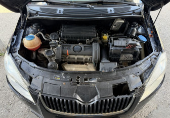 Подержанный автомобиль Skoda Fabia Hatchback 2008 года (13 фото)