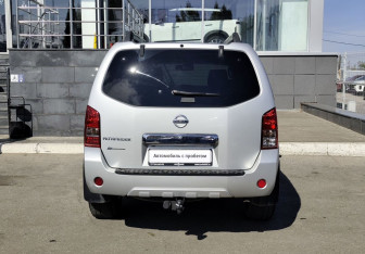 Подержанный автомобиль Nissan Pathfinder 2013 года (6 фото)