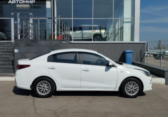 Подержанный автомобиль Kia Rio Sedan 2019 года (4 фото)