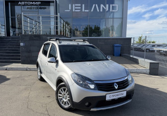 Подержанный автомобиль Renault Sandero 2013 года (3 фото)