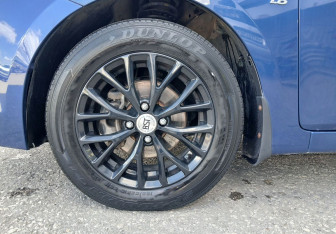 Подержанный автомобиль Hyundai Solaris Hatchback 2015 года (14 фото)